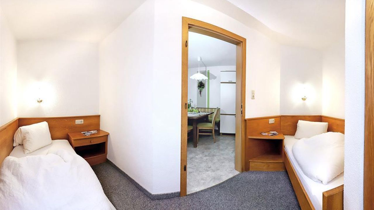 Zweibettzimmer Zweibettzimmer